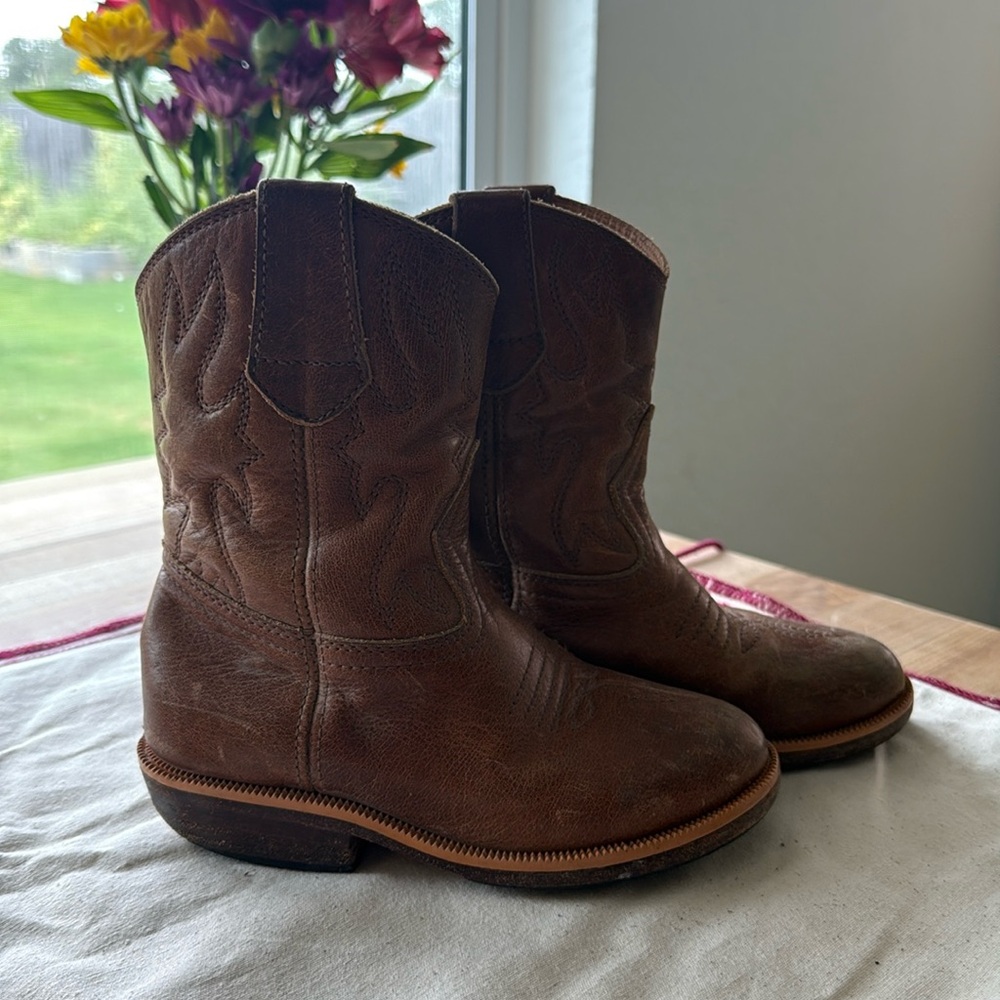 Mikoleon Dirt Kickers